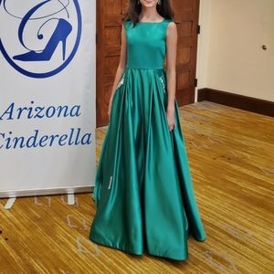 Sherri Hill Littles Gown, Green, Pockets, Simple, Rhinestones